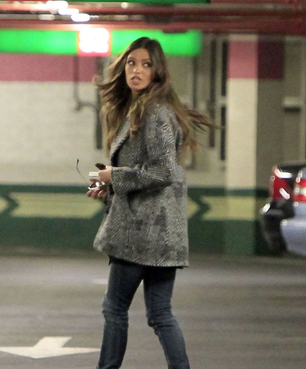 Hinchas del Oporto increpan a Sara Carbonero por la calle