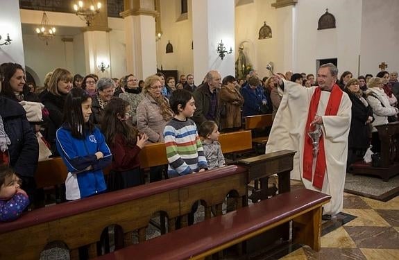 Kilos de rosquillas y bendición de los niños para festejar San Blas