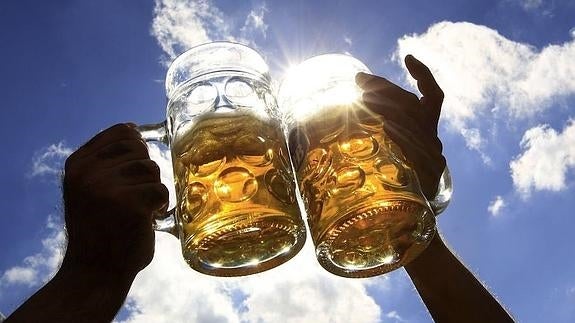 Consumir cerveza de forma moderada ayuda a mantener el peso tras una dieta