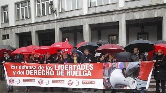 Marcha en Oviedo por las libertades y del derecho de huelga