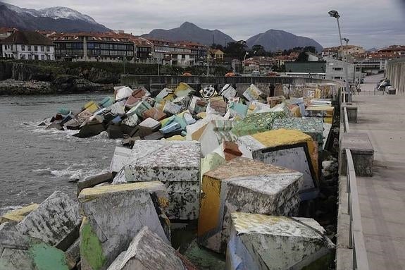 Los Ibarrola aseguran que Llanes incumple el protocolo para repintar 'Los cubos'