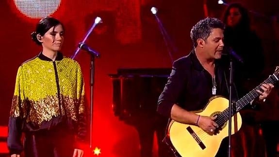 El apuro de Javiera Mena al no saber la letra de 'Corazón partío'