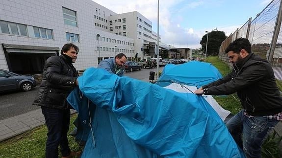 Los vigilantes desmontan el campamento