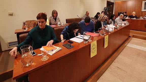 El pleno aprueba las nuevas condiciones de Juan Cuesta como concejal no adscrito