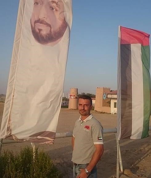 «Cobran 3.000 euros al mes por ser emiratís»