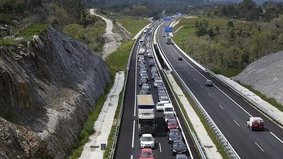 La DGT prevé 245.000 desplazamientos en Semana Santa en las carreteras asturianas