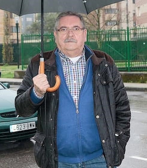 Iván Suárez seguirá al frente de los vecinos de Viesques