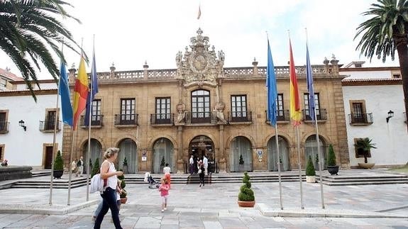 Hotusa seguirá al frente del Reconquista porque «está cumpliendo el contrato»