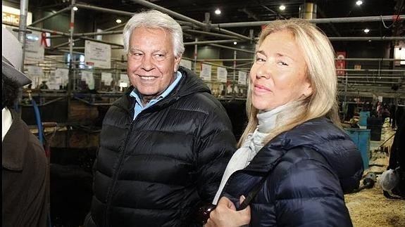 El PSOE se desliga de la mujer de Felipe González tras salir en los papeles de Panamá