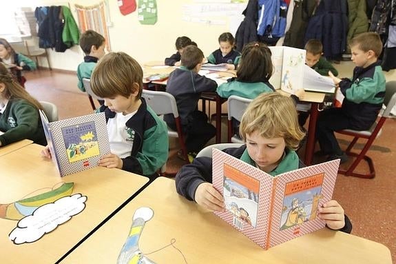 Día del Libro y homenaje a Paco Abril en el colegio de La Corolla