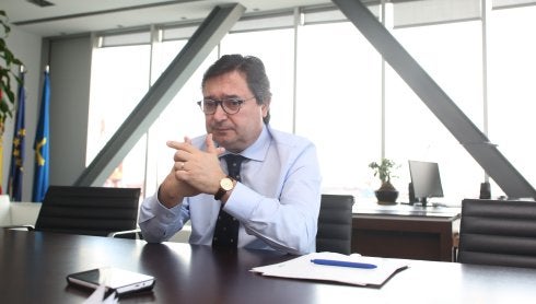 Lourido dice que solo hubo una nube de carbón y no en Gijón