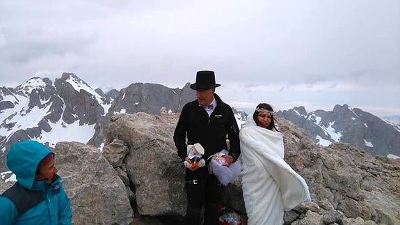 Una boda de altura... en el Pico Urriellu