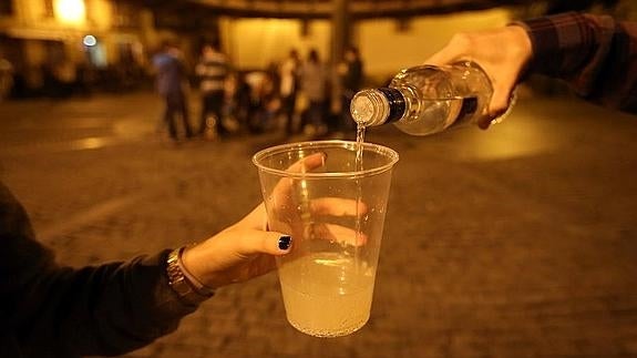 El Ayuntamiento de Oviedo destaca el éxito de la campaña de control de «botellón»