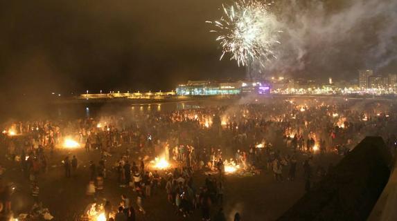 Poniente, al rojo vivo por San Xuan