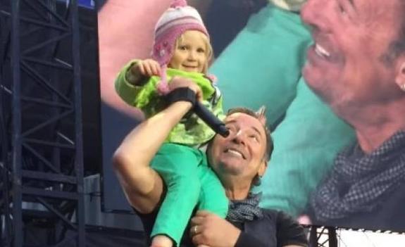 Y por gestos como este a Bruce Springsteen le llaman 'The Boss'