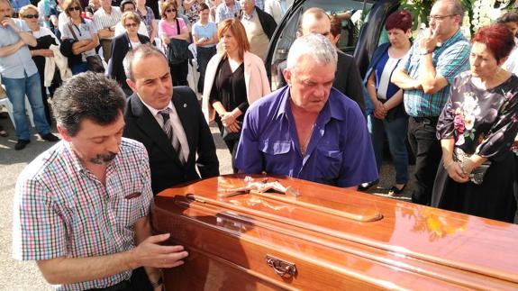 Multitudinario adiós al párroco de Valdepares