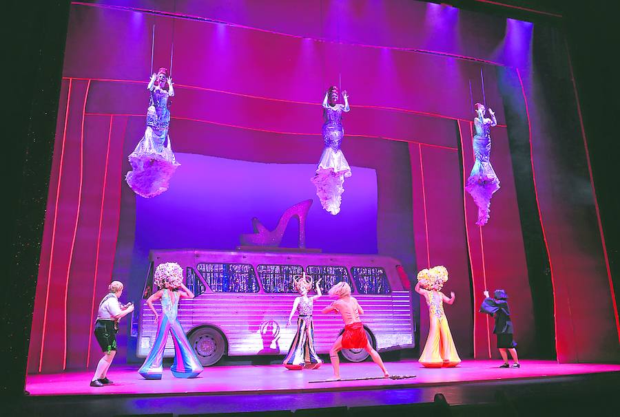 'Priscilla' brilla en el Jovellanos a partir de hoy