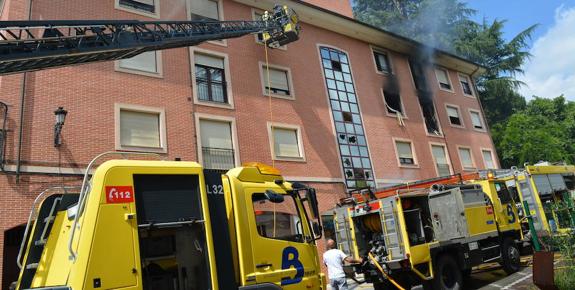 Fallece uno de los heridos en el incendio de ayer en Nava