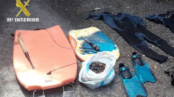 Incautados más de doce kilos de percebes a dos furtivos en Ribadedeva