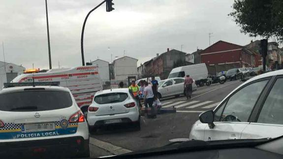 Un motorista resulta herido en un accidente en la calle del Carmen