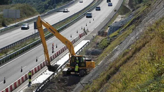 Obras de emergencia en el La Franca-Unquera inaugurado por Rajoy en diciembre de 2014