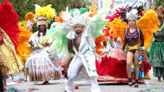 Oviedo, incondicional con el desfile del Día de América