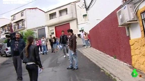 El mal trago de 'Equipo de investigación' en Plasencia: «Vamos a apedrear a estos hijos de...»