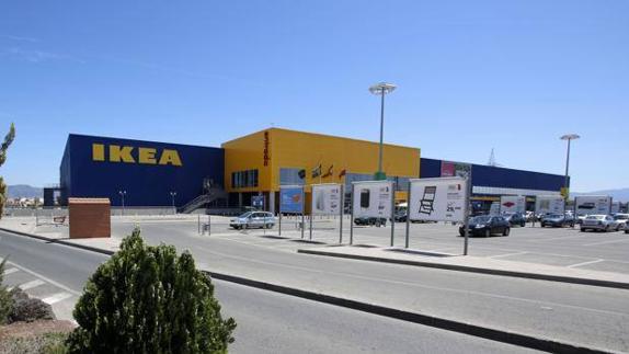 El Ikea de Shangái prohíbe a los ancianos ligar en su cafetería