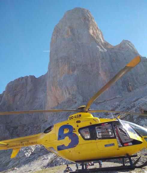 Evacuado un escalador del Picu Urriellu tras romperse una rodilla