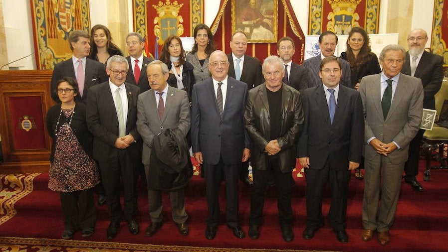 Víctor Manuel y Arturo Fernández reciben los premios ASICOM en Oviedo