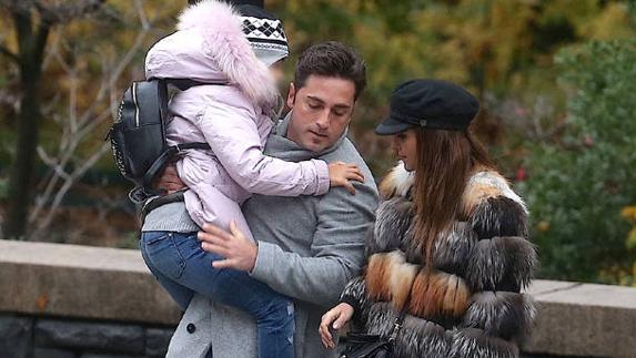 El abrigo de 1.200 euros con el que Paula Echevarría hace turismo en Nueva York