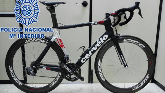 La Policía detiene en Gijón a dos personas por robar bicicletas de un garaje de Viesques