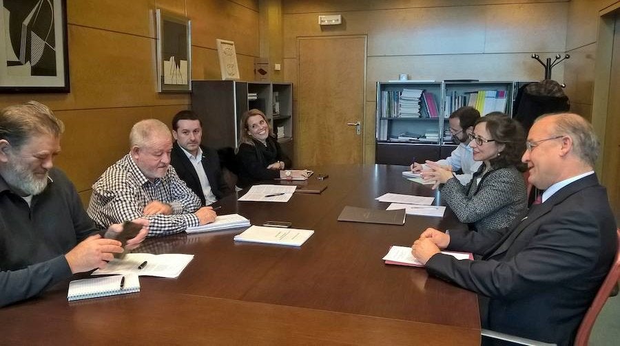 Los sindicatos piden a Javier Fernández que lidere «un acuerdo político y social» por las infraestructuras