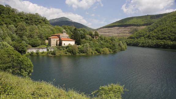 El PP pide modificar la Ley para permitir la navegación en los embalses de Tanes y Rioseco