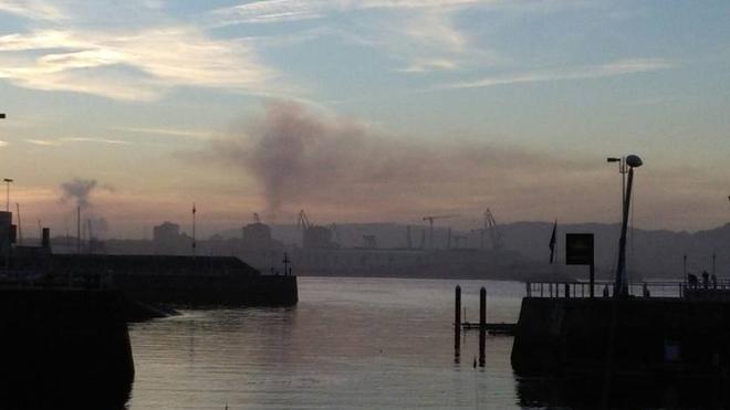 Una nueva nube «negra» indigna a los vecinos de la zona Oeste de Gijón