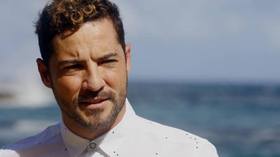 Hereda el número de móvil de David Bisbal y se hace pasar por él con sus conocidos