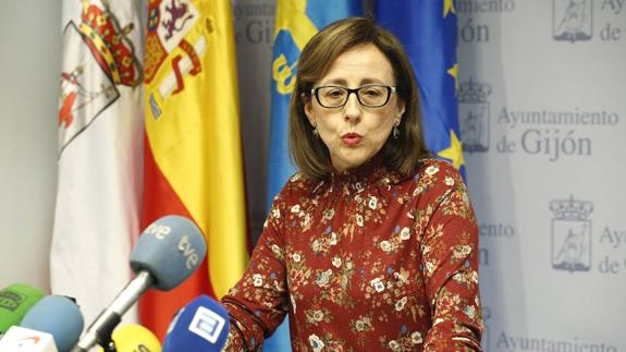 Belén Fernández ratifica su compromiso de cooperación, pero defiende volver al proyecto original