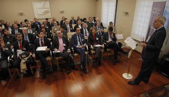 Las empresas asturianas apuestan por la «personalización» y los costes bajos