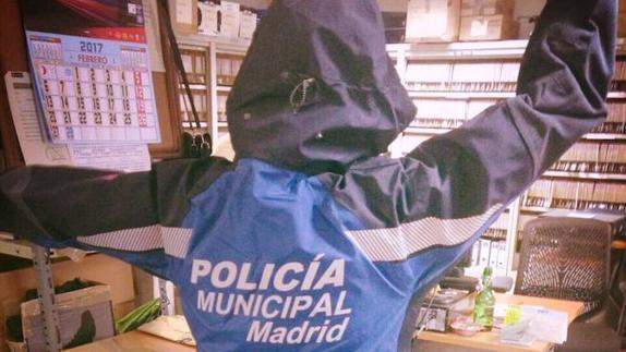 Los nuevos uniformes de la Policía Municipal de Madrid disparan las bromas en Twitter