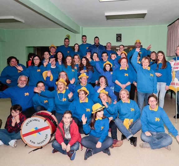 Los Acoplaos soplan velas «con el Antroxu en el ADN»