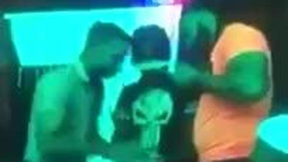 Muere tras beberse una botella de tequila de un trago en una apuesta de una discoteca