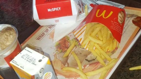 McDonald's sirve un lagarto a una clienta india