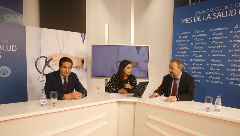 Los traumatólogos Celestino Guerra y José Carlos Álvarez, en la segunda jornada del Mes de la Salud