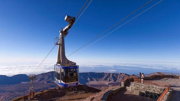 Sesenta personas quedan atrapadas en el teleférico del Teide por una avería