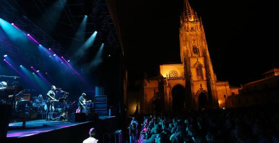 Cultura «no renunciará» a celebrar conciertos en la plaza de la Catedral, que «es de la gente»