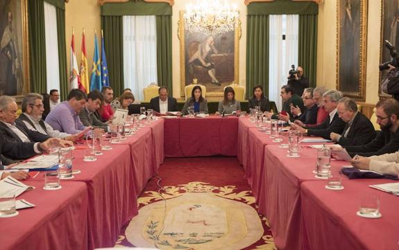 Los vecinos proponen una comisión para los presupuestos participativos de 2018