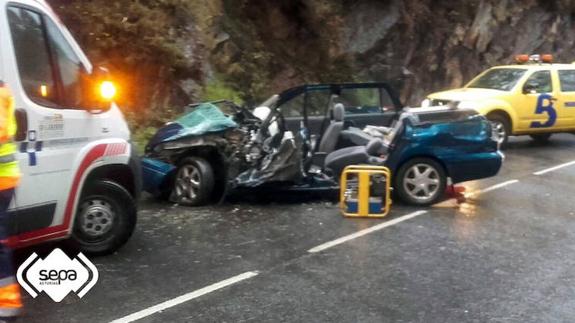 Una mujer resulta herida grave en un accidente de tráfico en Boal