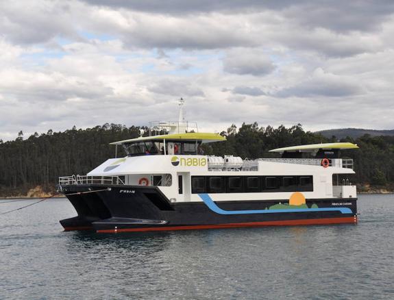 Gondán bota un catamarán para 250 personas