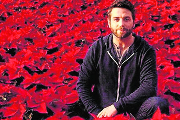 Cámaras de seguridad grabaron la caída mortal al agua del actor Mateo González en La Coruña