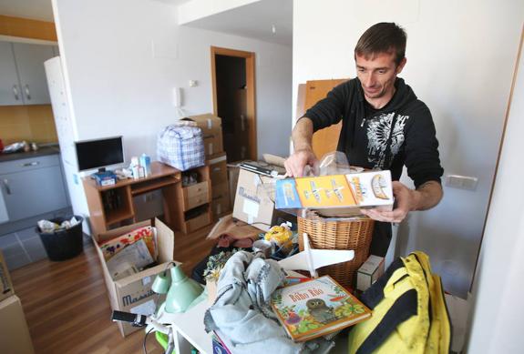 «Estamos muy contentos, ya tenemos nuestro piso en La Corredoria»